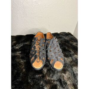 New the Tog Shop lace up leather shoes Sz 38 lug sole